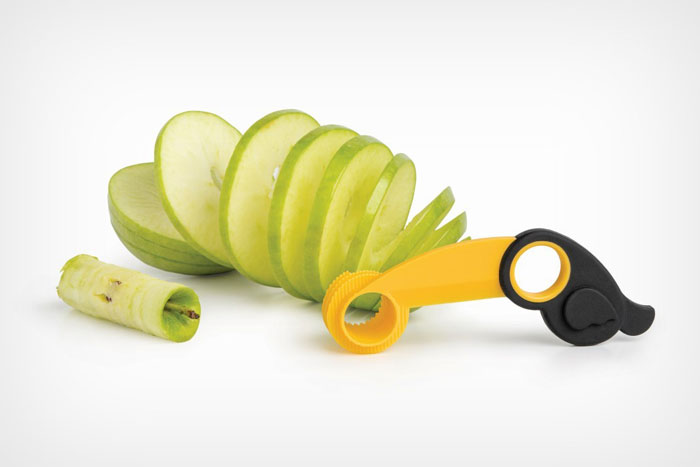 images/2021-3-11-TOUCAN-SHAPED-KITCHEN-TOOL-HELPS-YOU-CORE-AND-SPIRALIZE-APPLES-05.jpg